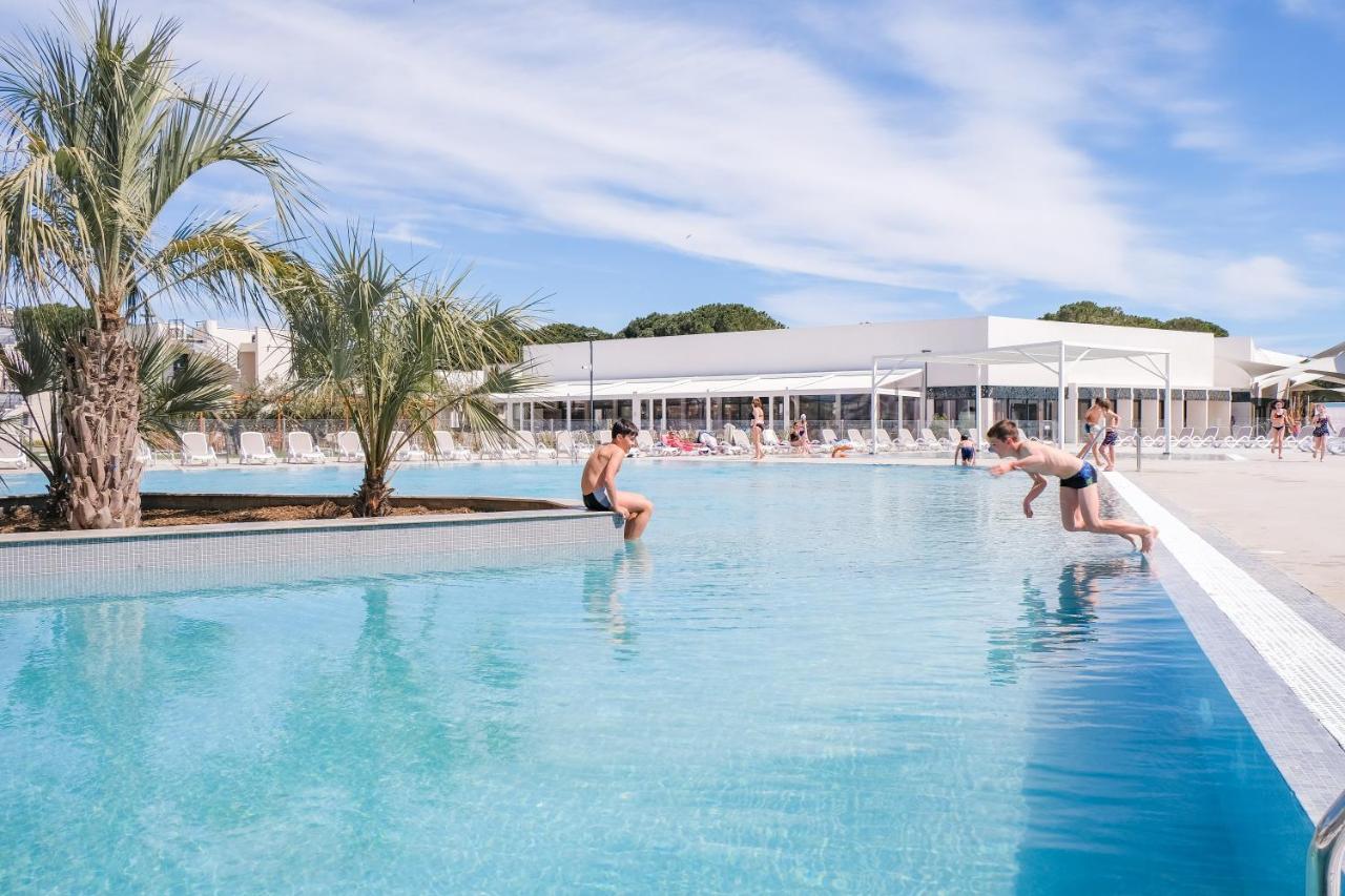 Отель Belambra Clubs Port Camargue - Les Salins Ле-Гро-дю-Руа Экстерьер фото